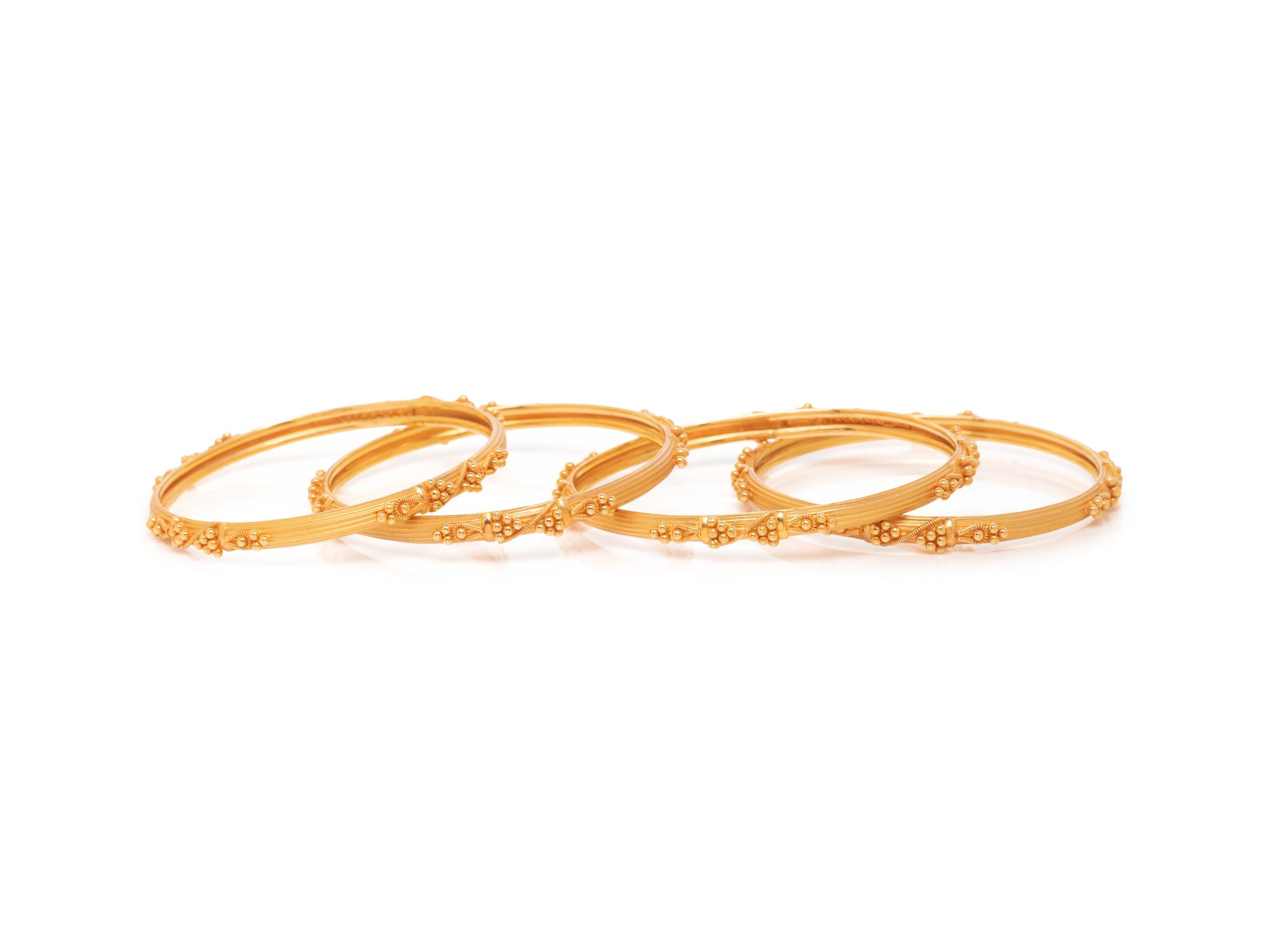HIGH KARAT GOLD BANGLE BRACELET SET