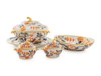 A Group of English Imari Palette Porcelain — LATE 18TH/EARLY 19TH CENTURY