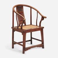 A Chinese horseshoe back armchair, probably elm 圈椅 或榆木 18th/19th century ???????
