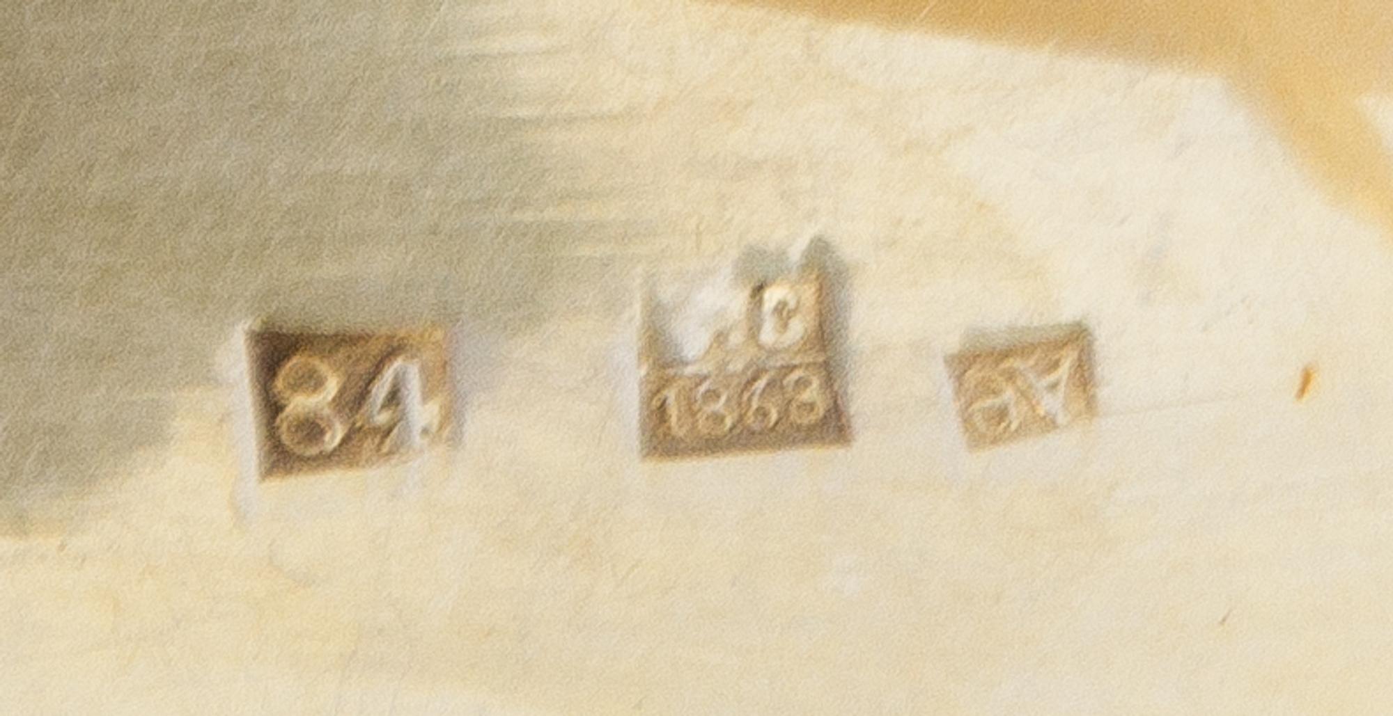 A Russian Niello Silver Cigarette Case, Mark of Alexander Egorov, assay mark obscured, Moscow, 1868, the lid decorated with a scene of