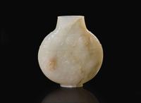 A Chinese archaistic carved greyish-white jade small vase, 18th/early 19th century 灰白玉小瓶 十八或十九世紀初