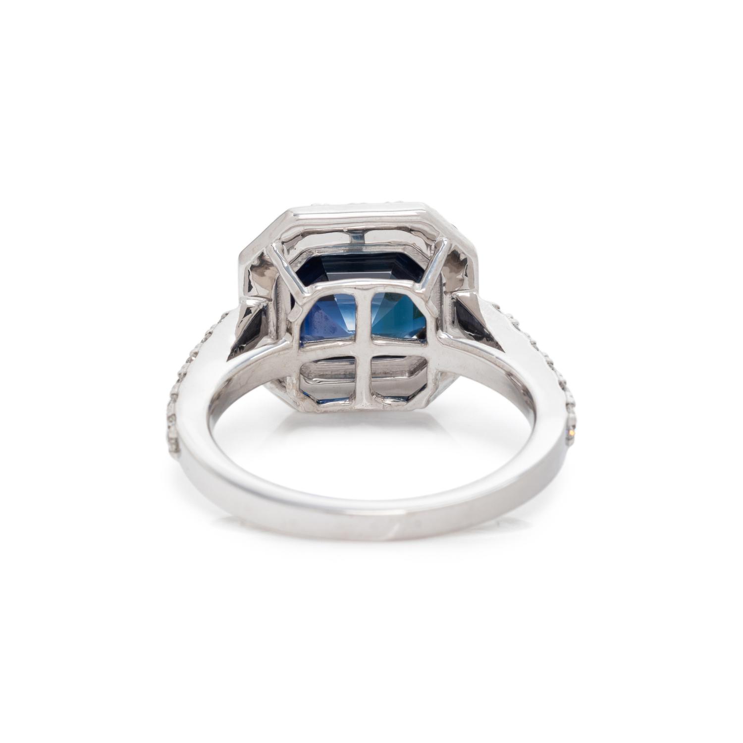 SAPPHIRE AND DIAMOND RING