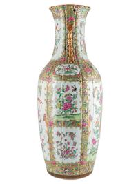 A Chinese Export Rose Canton Porcelain Vase