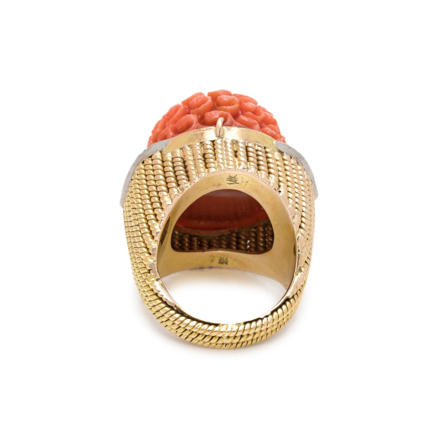 YELLOW GOLD, CORAL AND DIAMOND RING