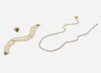 A Set of Yellow Gold and Organic Gemstone Jewelry