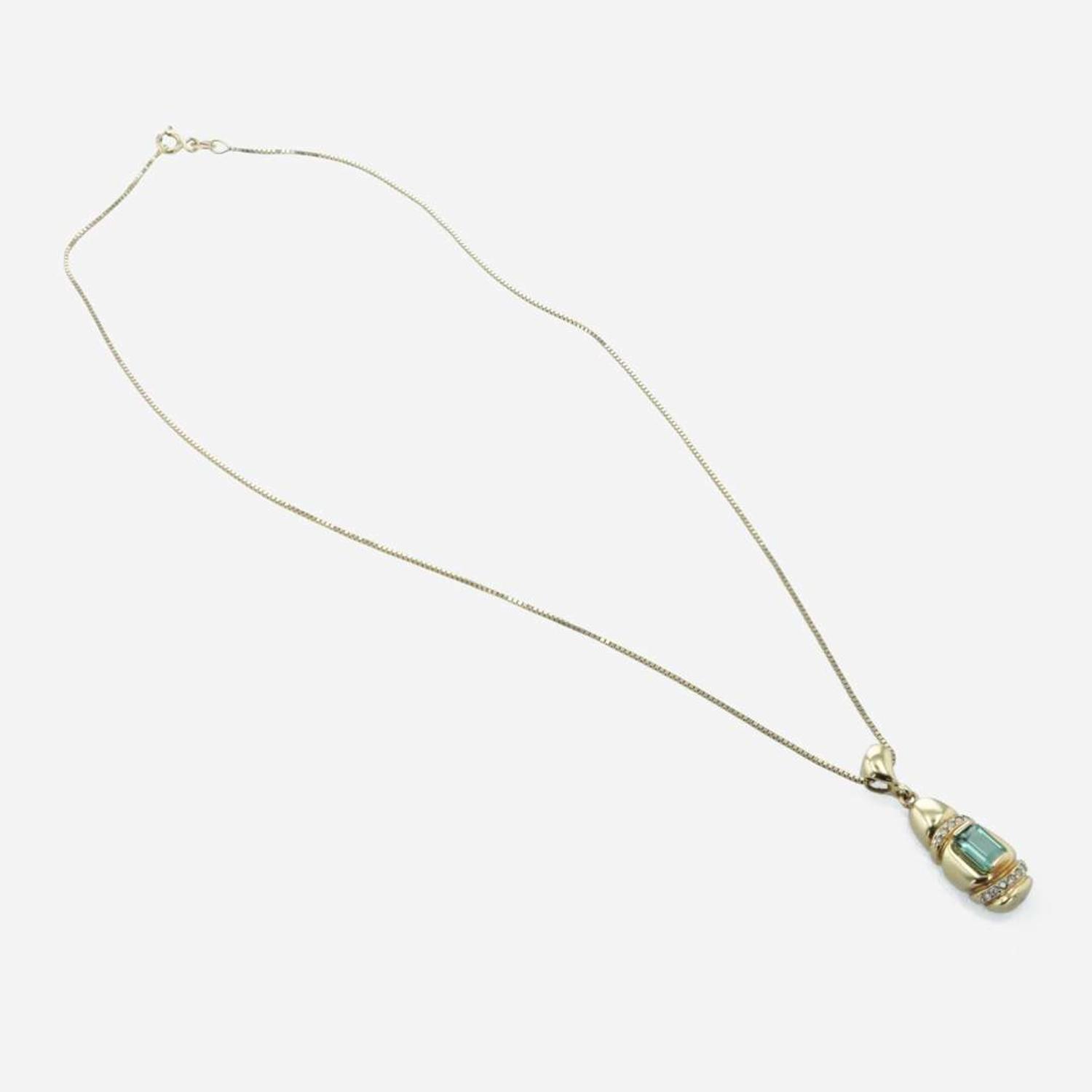 An 18K, yellow gold, and tourmaline necklace