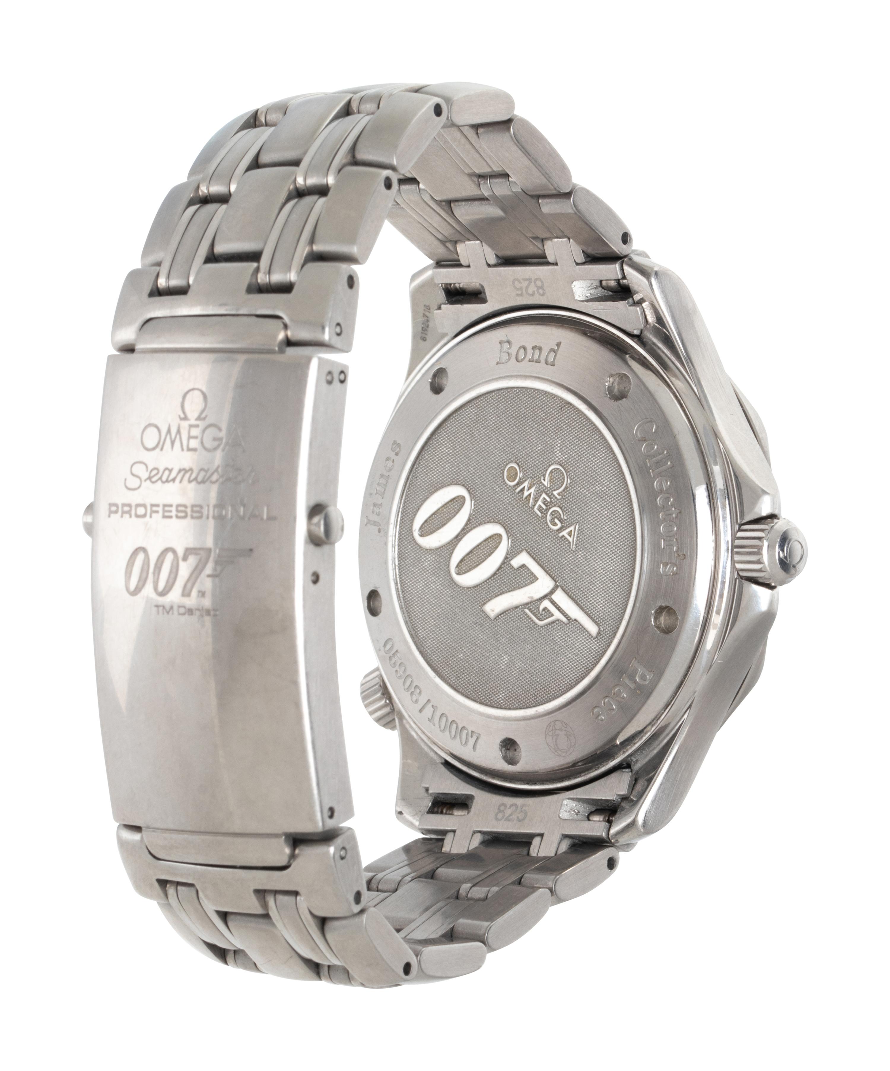 OMEGA, STAINLESS STEEL LIMITED EDITION COLLECTOR'S SET 'JAMES BOND 007 SEAMASTER DIVER' WATCH, BOX & PAPERS