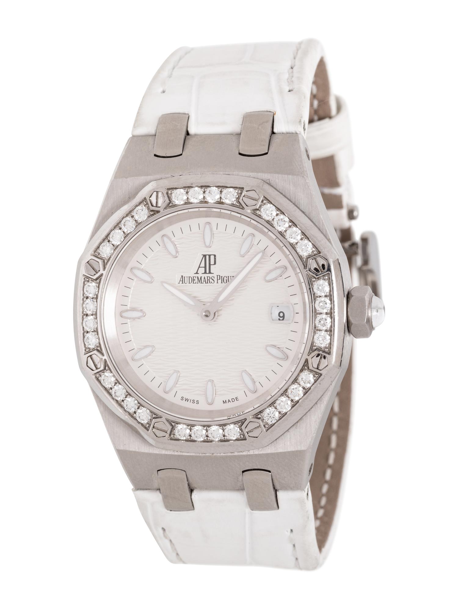 AUDEMARS PIGUET, REF. 67601ST STAINLESS STEEL AND DIAMOND 'LADY ROYAL OAK' DATE WATCH
