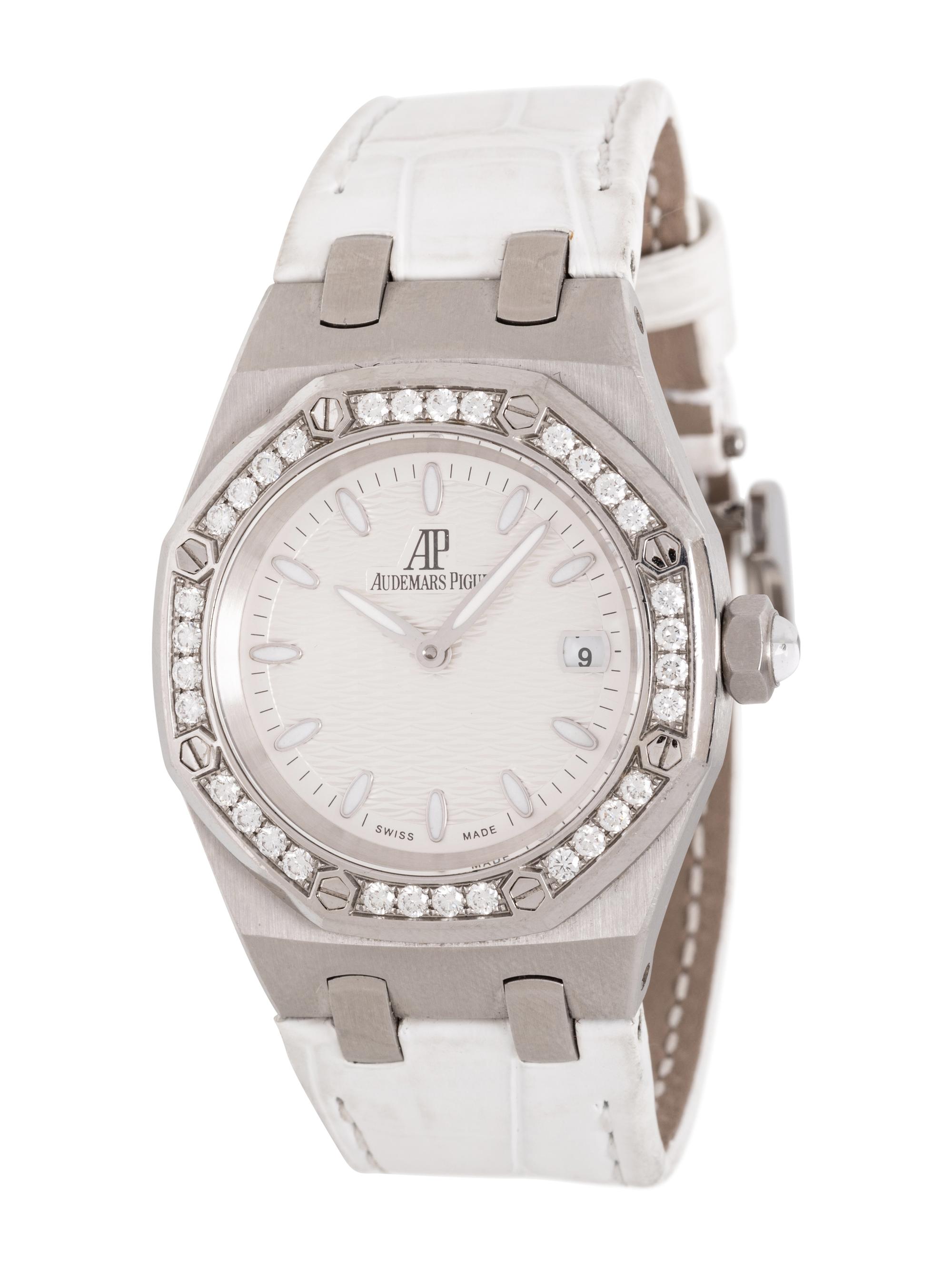 AUDEMARS PIGUET, REF. 67601ST STAINLESS STEEL AND DIAMOND 'LADY ROYAL OAK' DATE WATCH