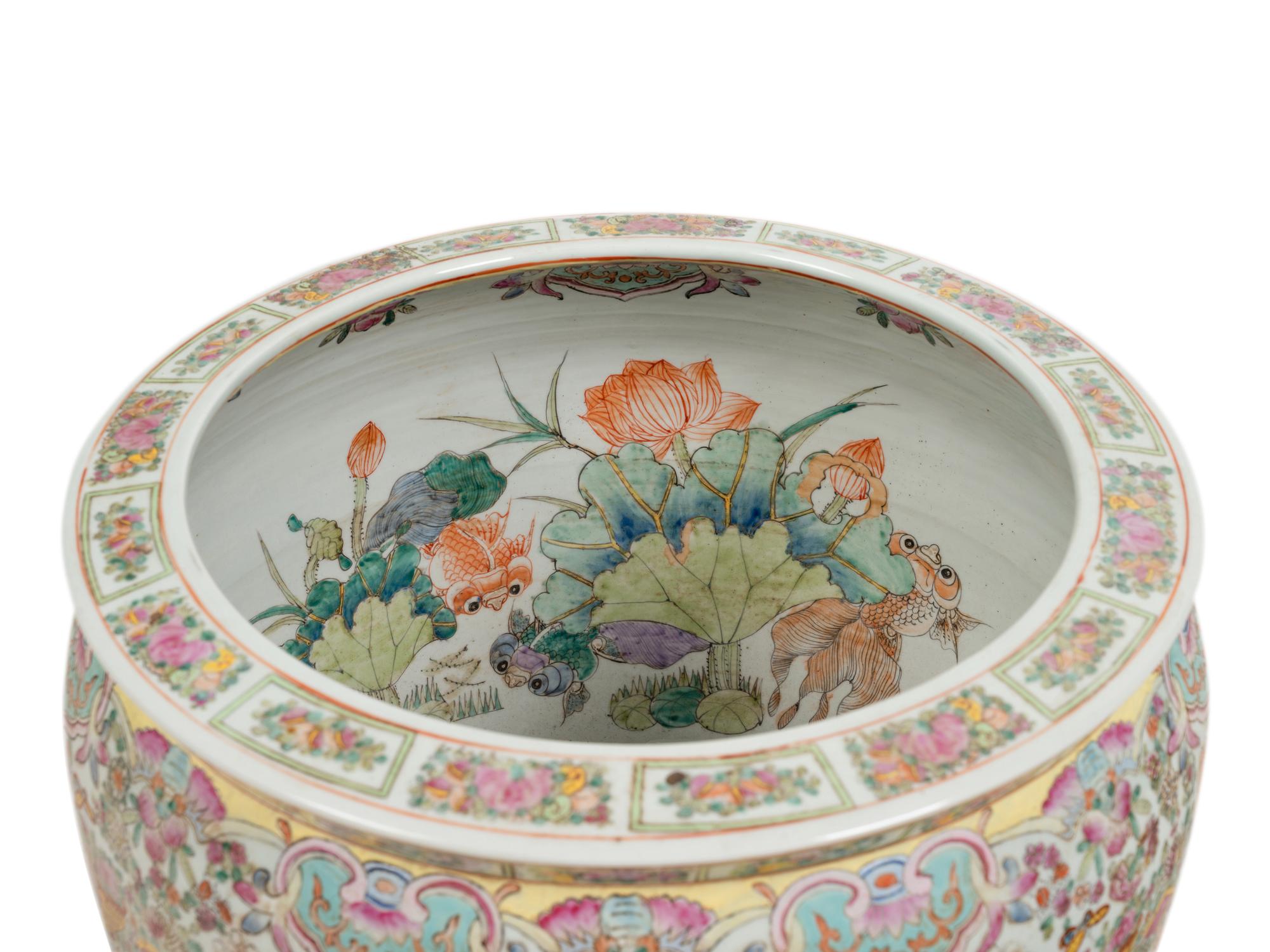 A Chinese Enameled Porcelain Jardinière