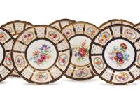 A Set of Eight English Porcelain Dinner Plates