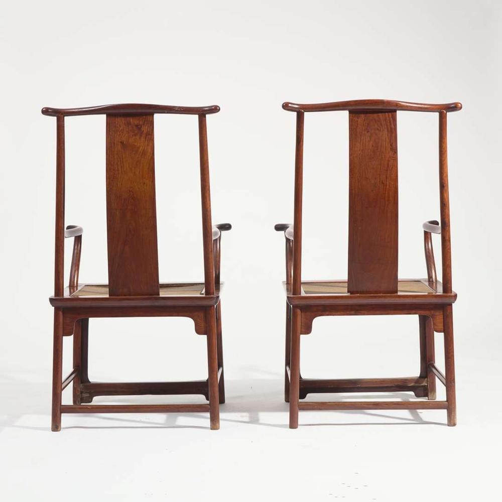A pair of Chinese huanghuali armchairs, Sichutou Guanmaoyi 黄花梨四出頭官帽椅一對 Late Ming to Qing dynasty 晚明或清