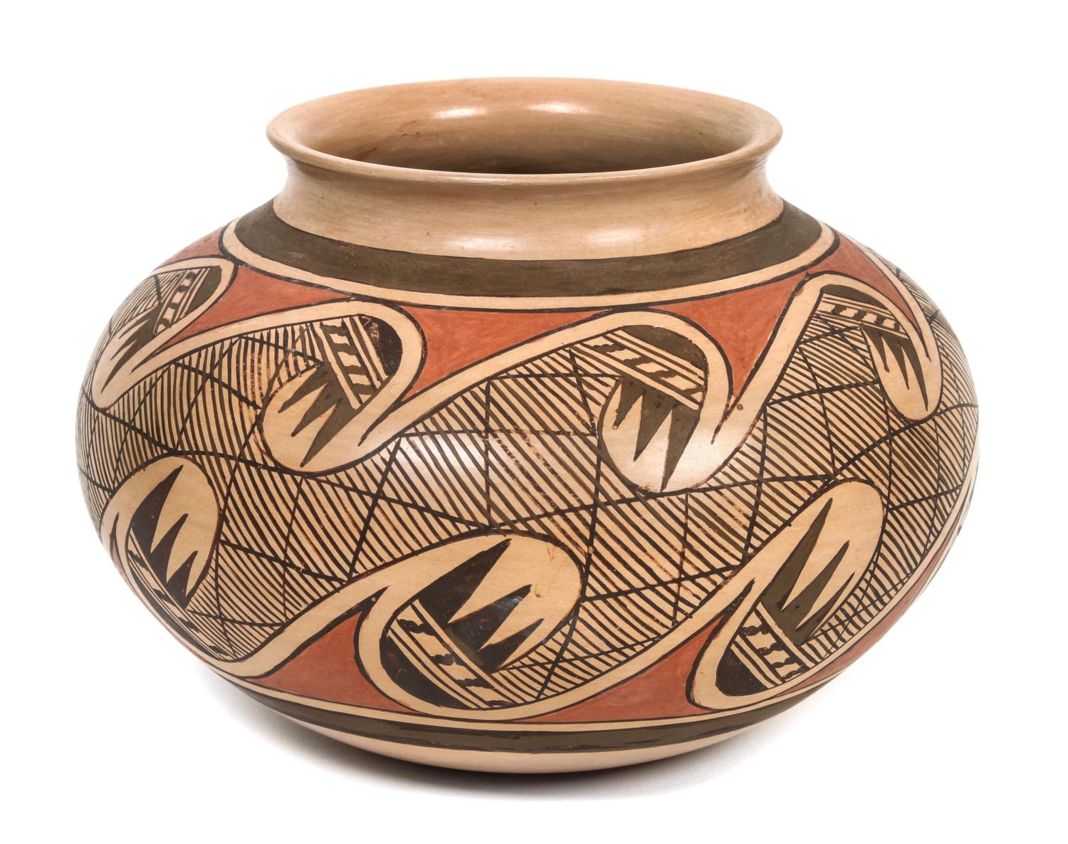 Fannie Nampeyo (Hopi, 1900-1987) Pottery Jar Height 5 1/4 x diameter 7 inches.