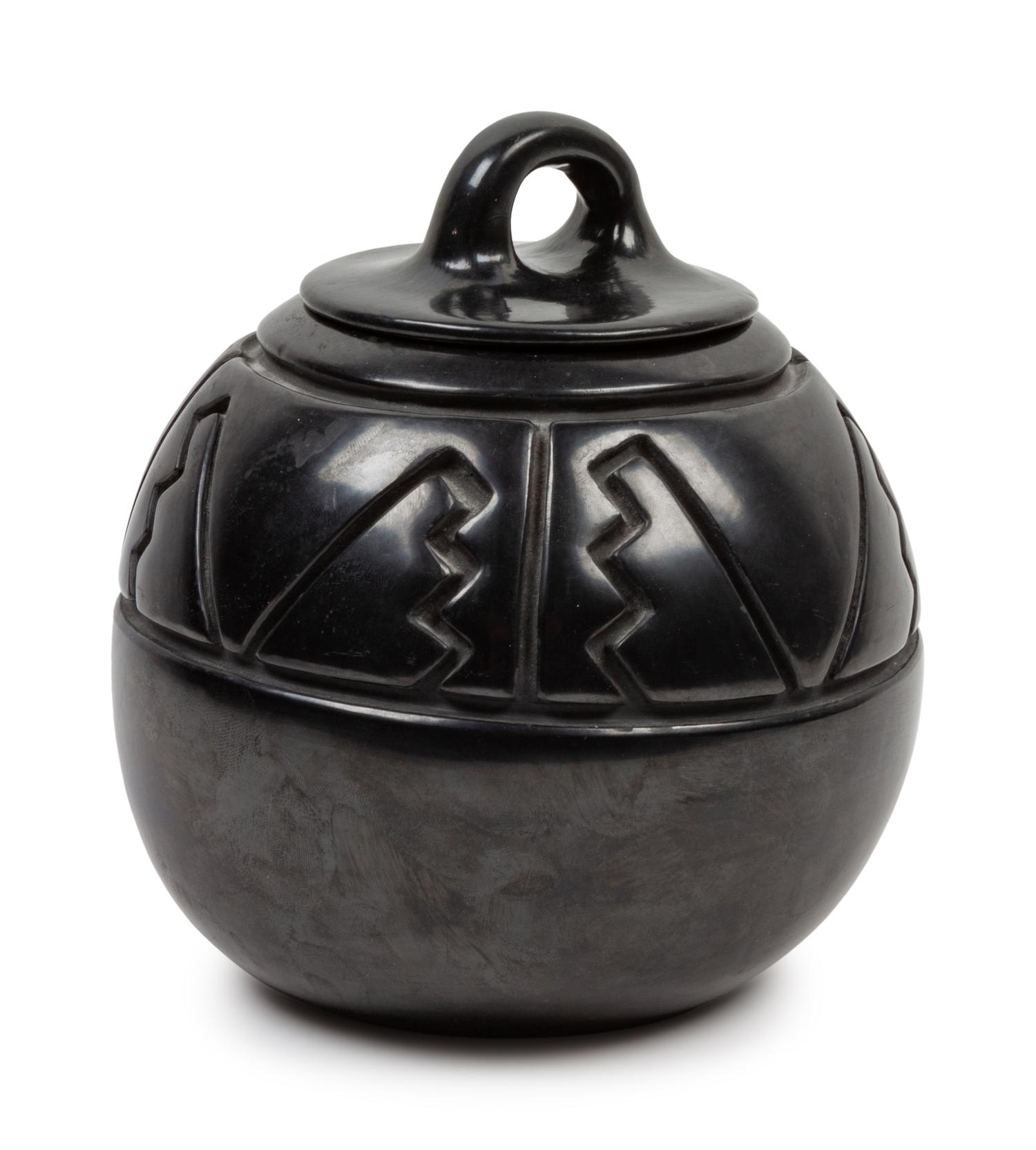 Blackware Bean Pot with Lid