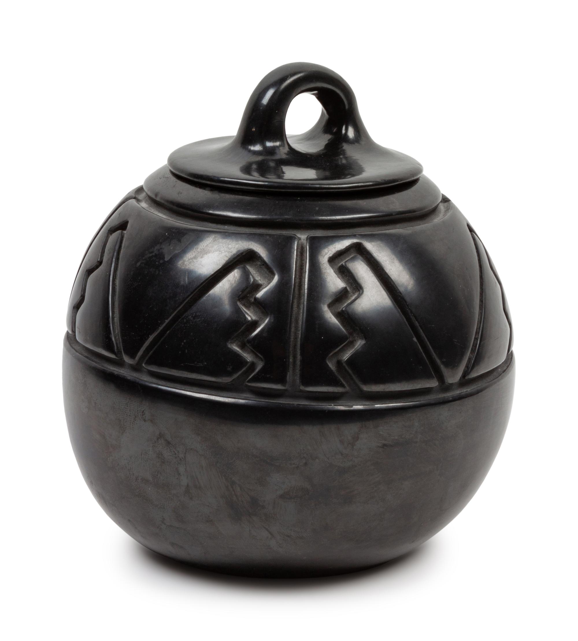 Blackware Bean Pot with Lid