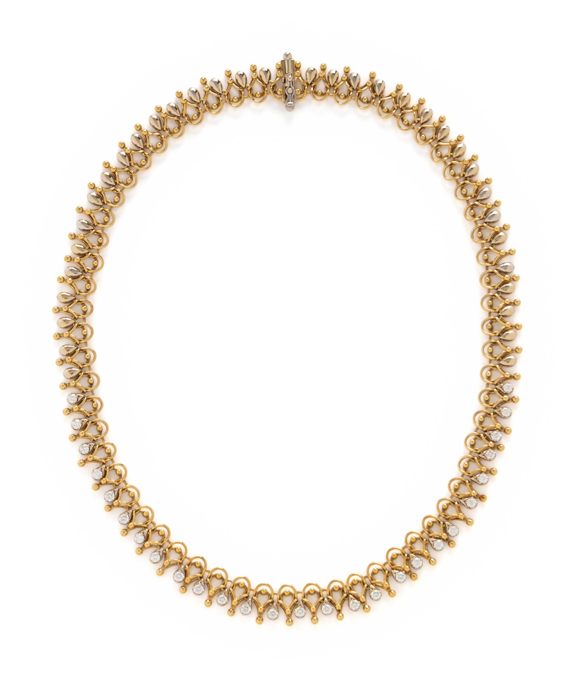 GOLD AND DIAMOND NECKLACE