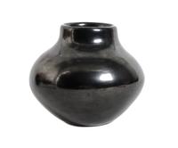 Maria Poveka Martinez (1887-1980), San Ildefonso Height 6 x diameter 7 inches.
