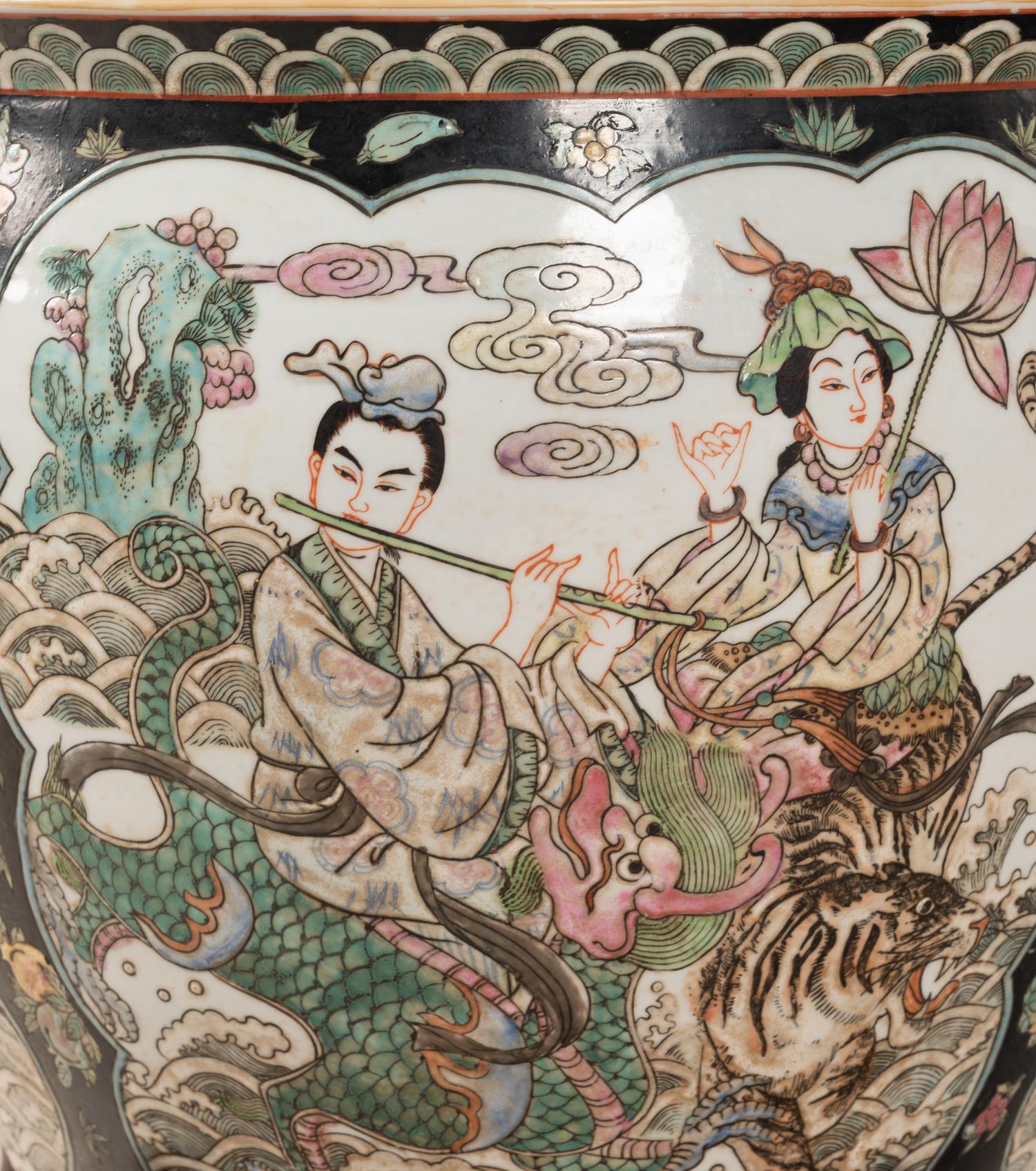 A Chinese Enameled Porcelain Jardinière