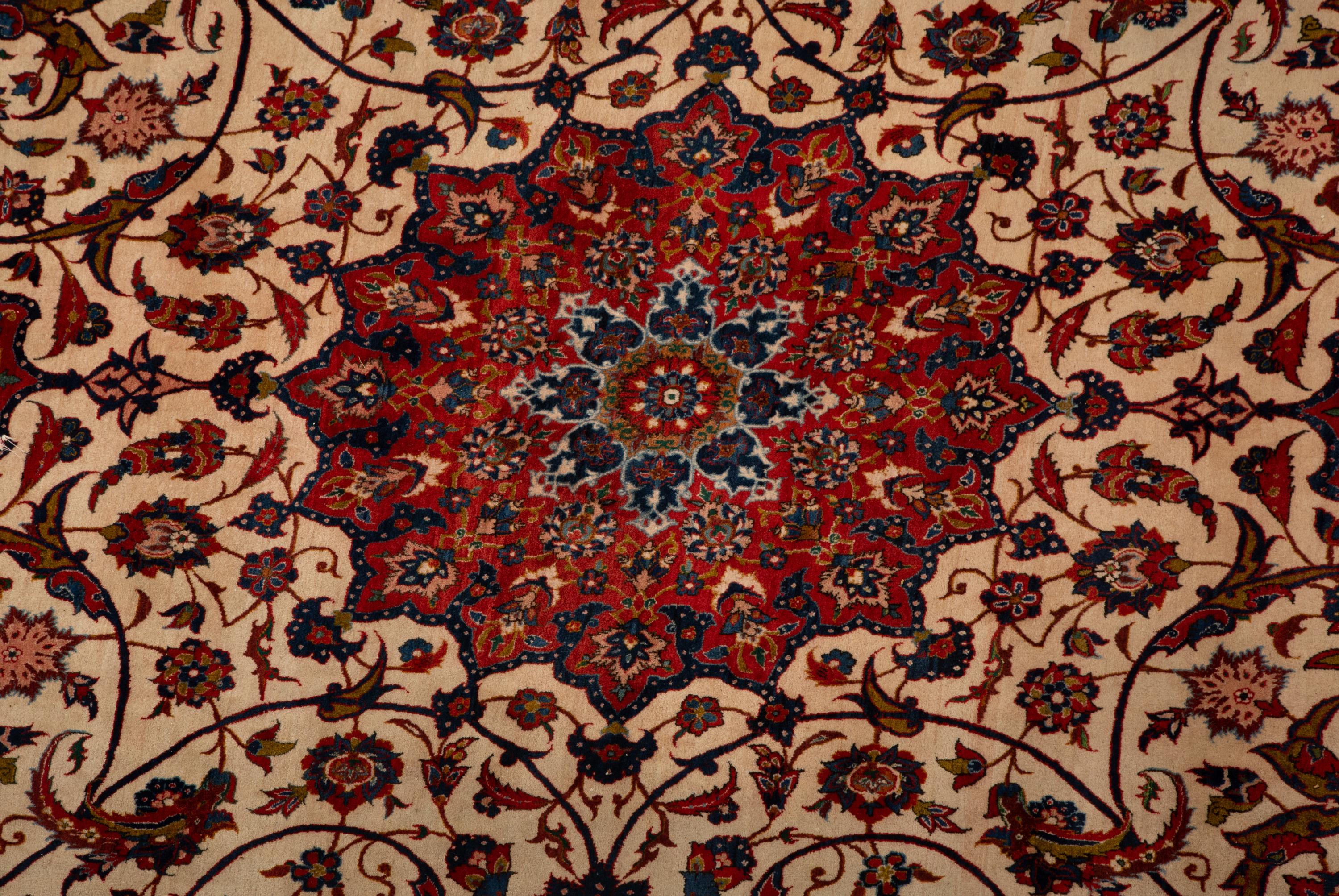 An lsphahan Wool Rug — 20th Century