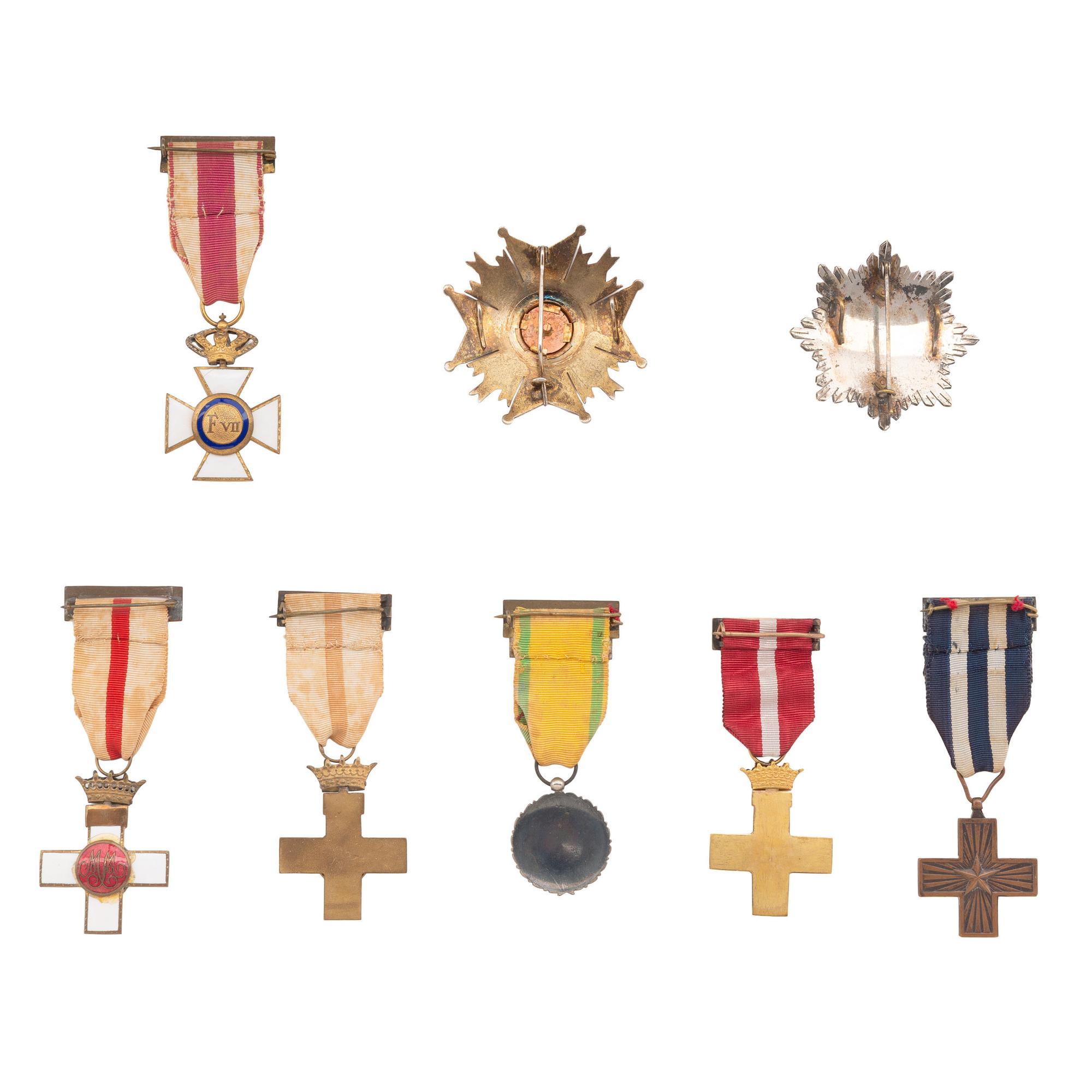 [Militaria] Archive containing medals and photographs of Spanish Cavalry Commander Fernando Suarez Pascual.
