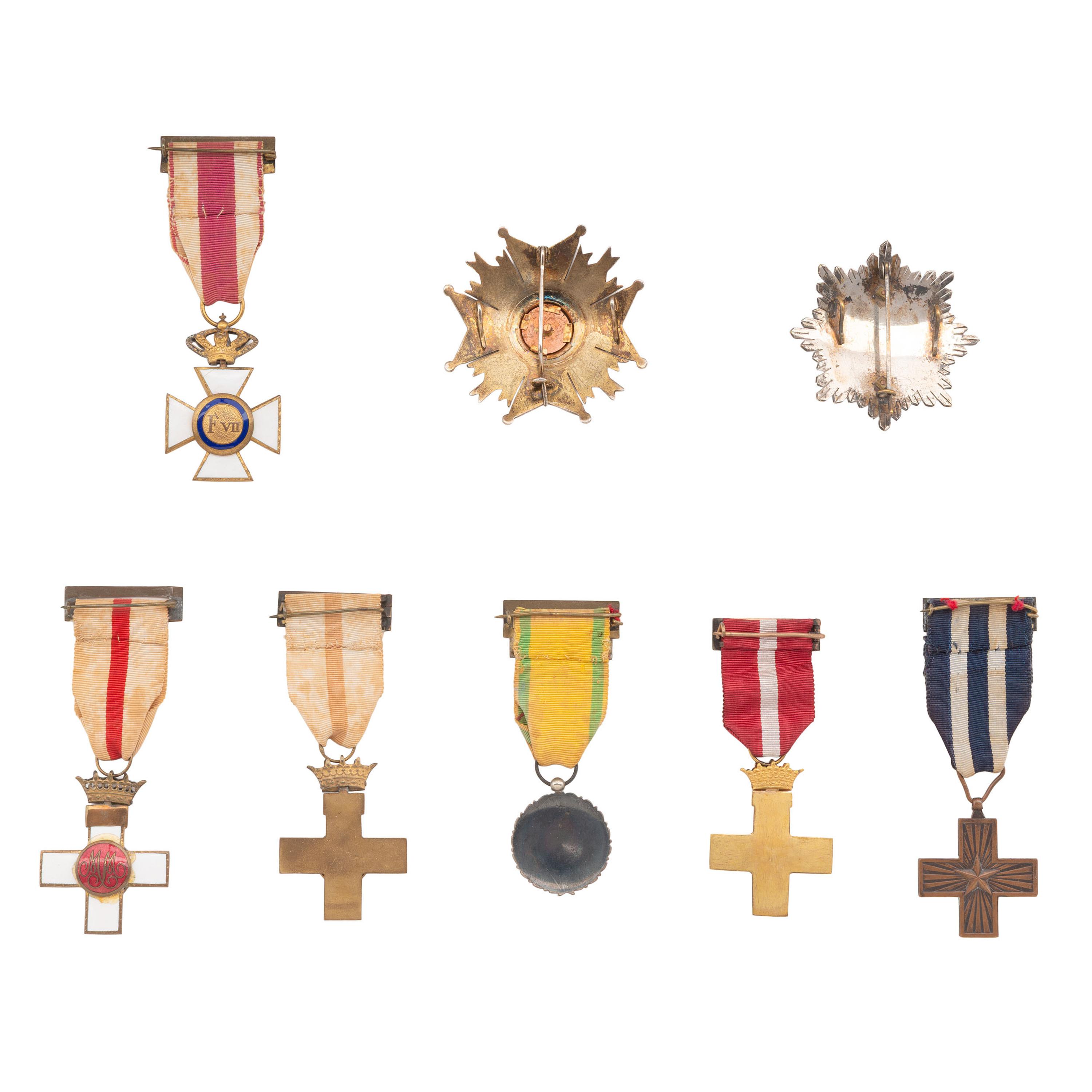 [Militaria] Archive containing medals and photographs of Spanish Cavalry Commander Fernando Suarez Pascual.