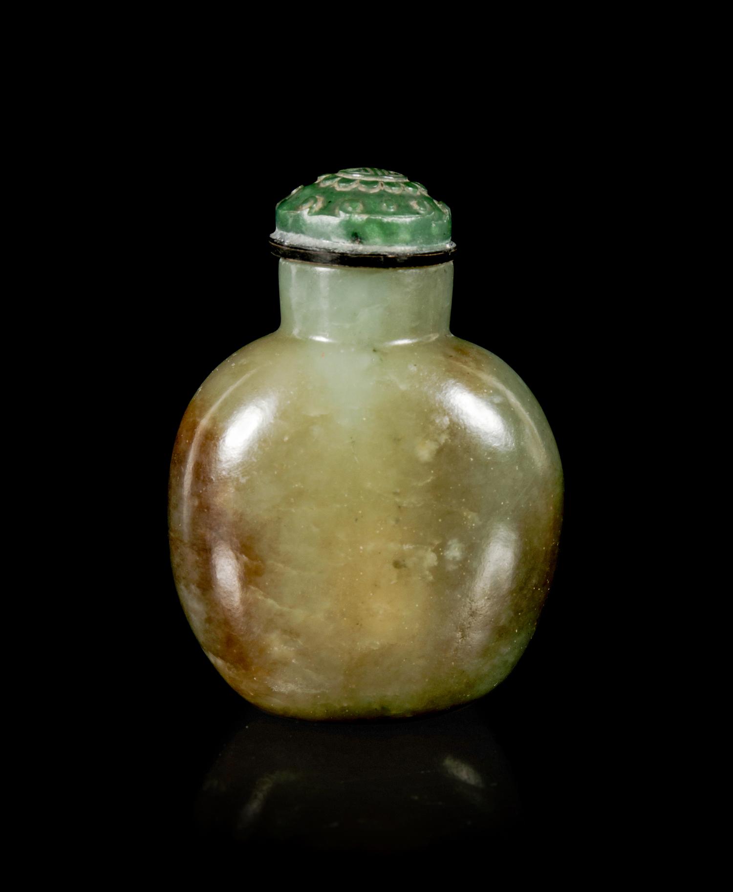 A Chinese Greyish Green Jade Snuff Bottle