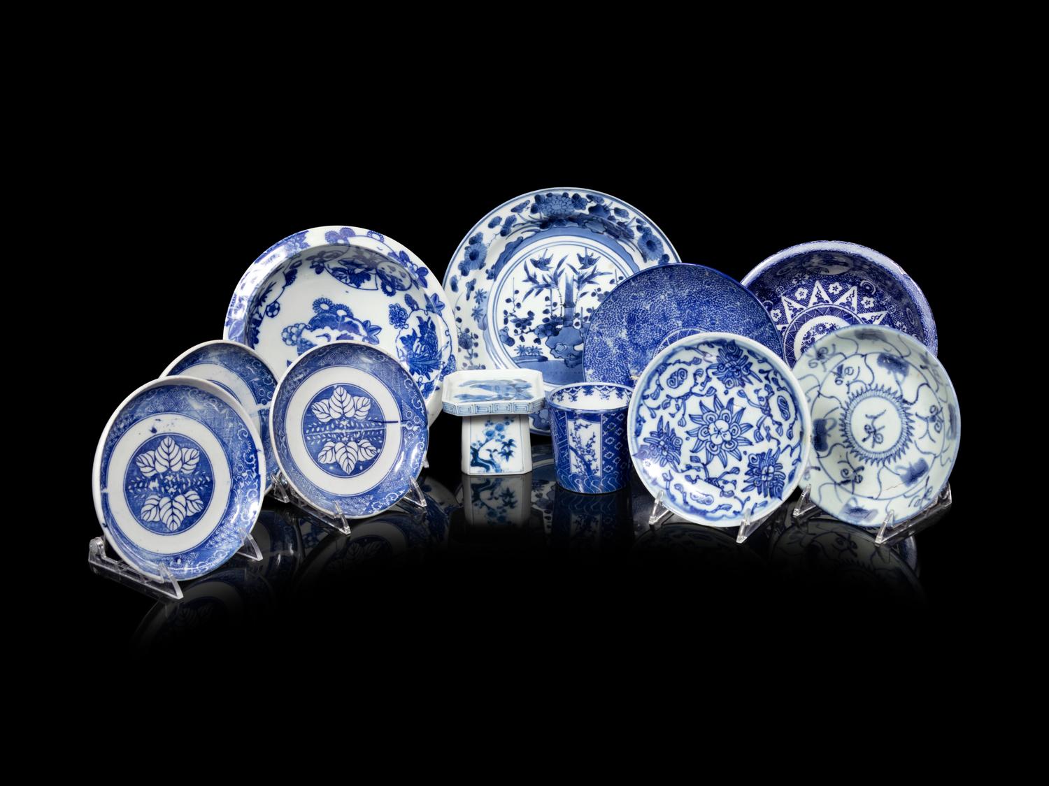 11 Chinese and Japanese Blue and White Articles