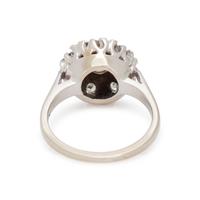 WHITE GOLD AND DIAMOND RING