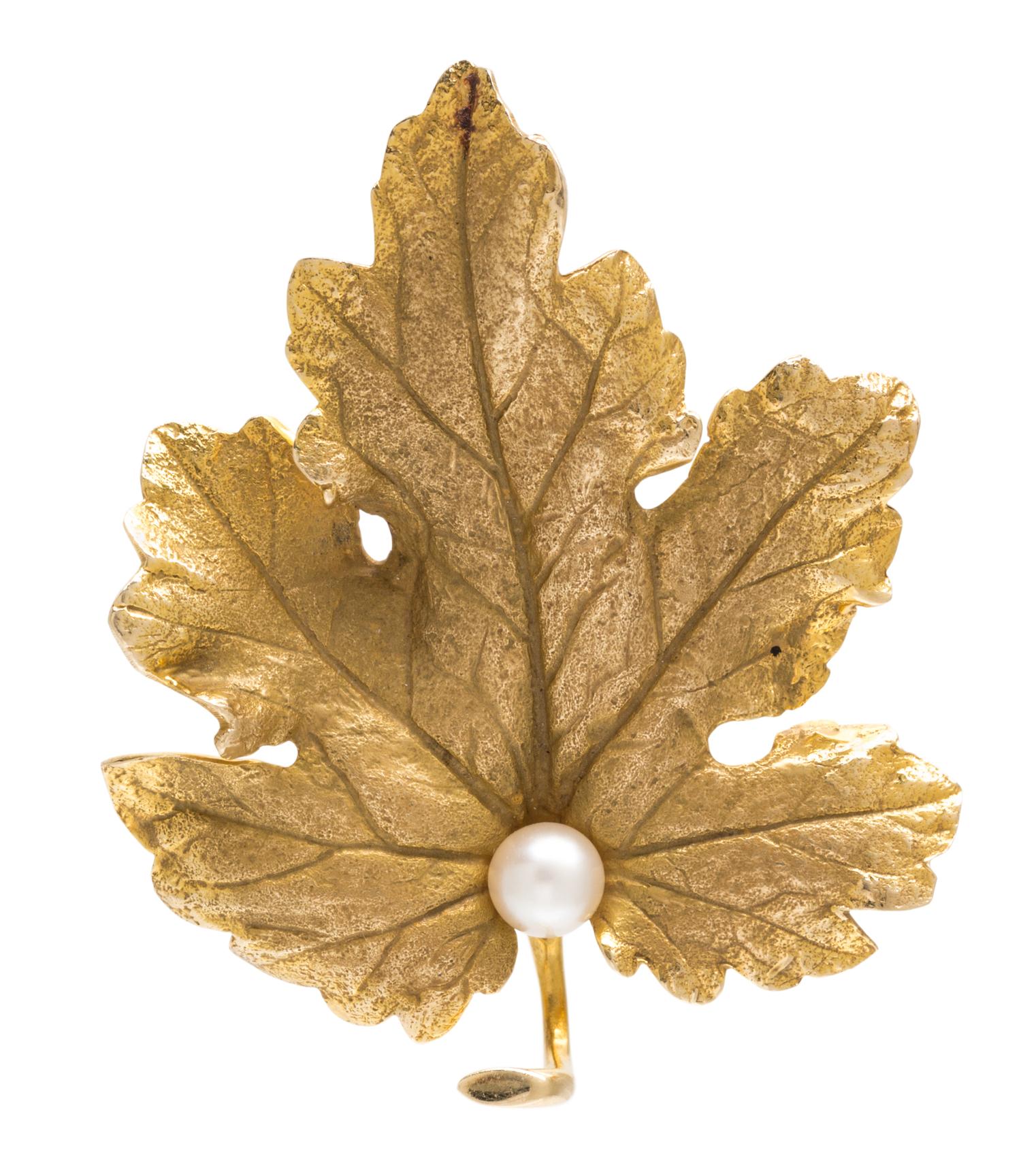 A 14 Karat Yellow Gold and Cultured Pearl Maple Leaf Motif Demi Parure, 15.40 dwts.