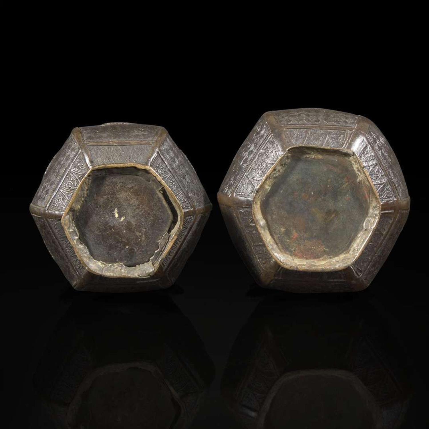 A pair of Chinese patinated bronze hexagonal bottle vases 铜加漆六边方瓶一对 Yuan dynasty ?