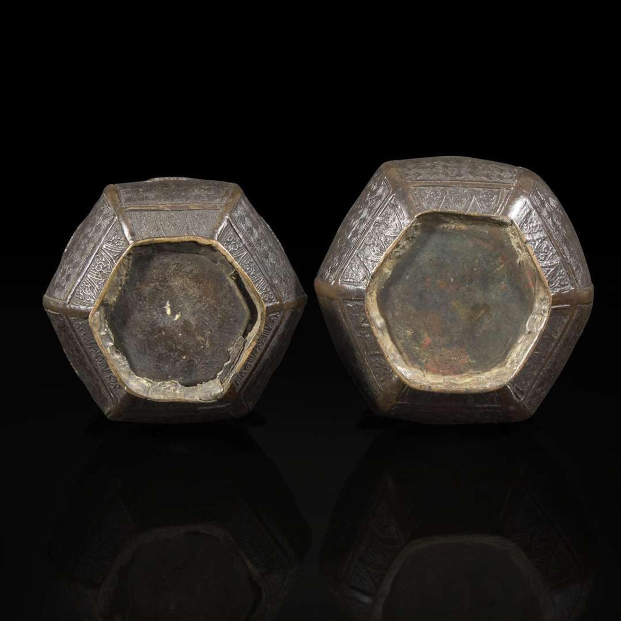 A pair of Chinese patinated bronze hexagonal bottle vases 铜加漆六边方瓶一对 Yuan dynasty ?