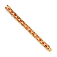 YELLOW GOLD AND CORAL BRACELET