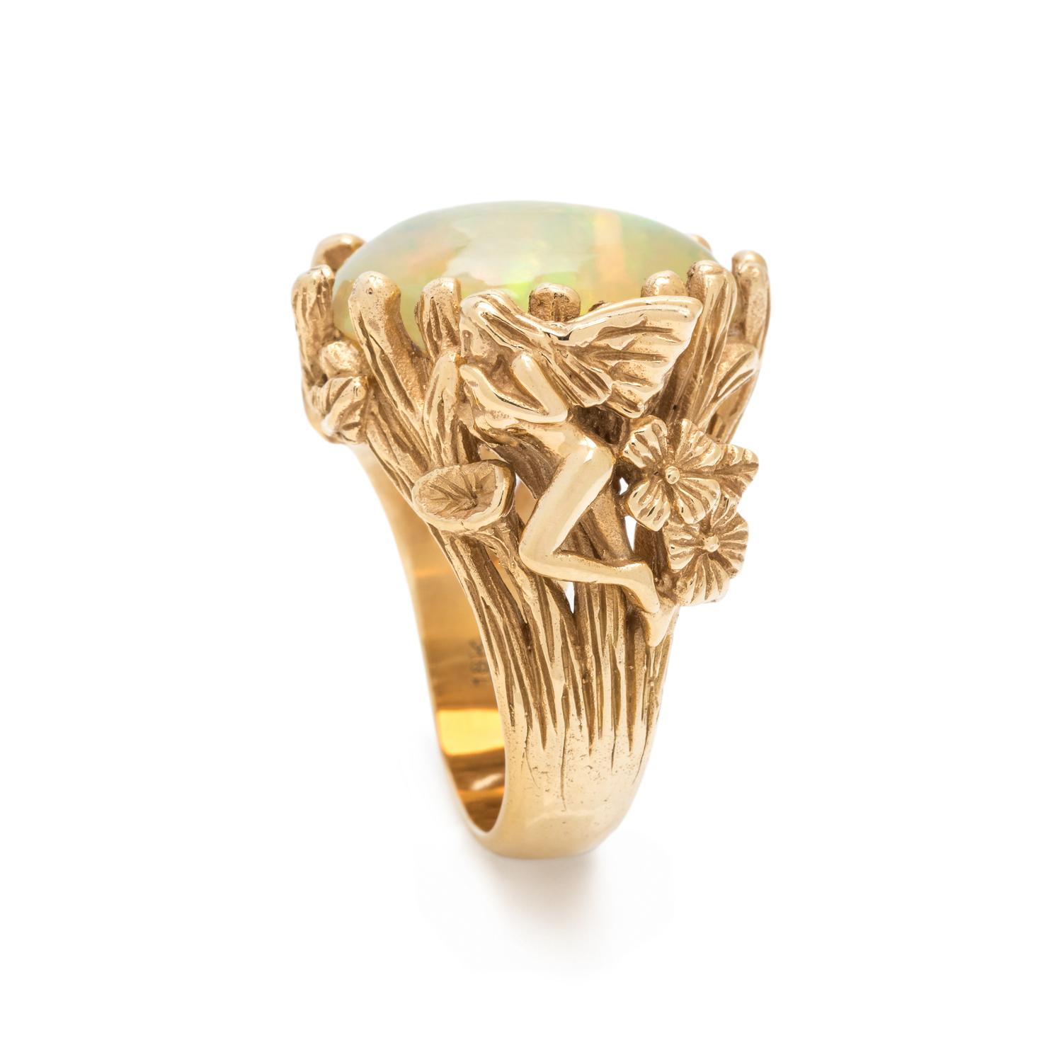 YELLOW GOLD AND OPAL RING