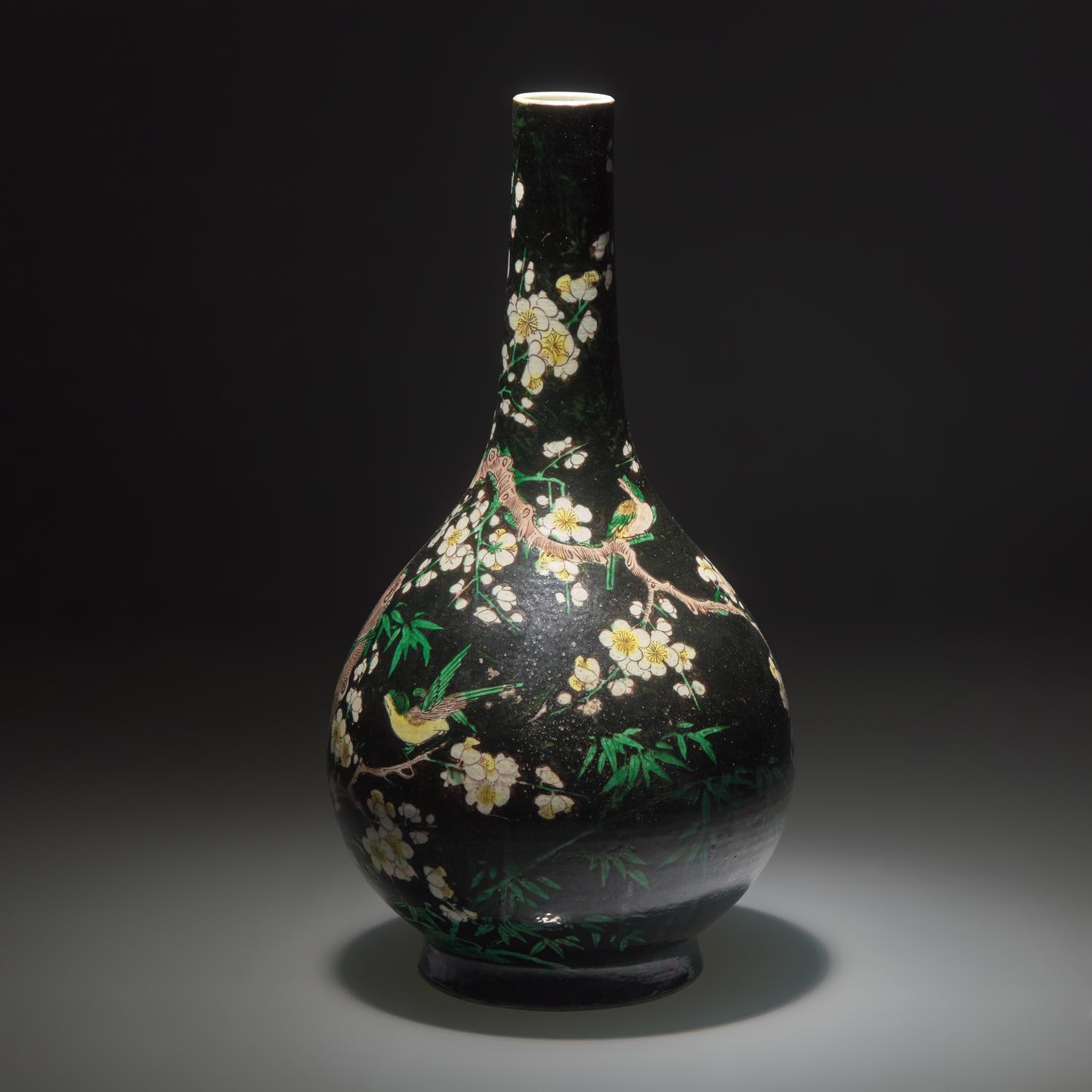 A Chinese Famille Noir Bottle Vase, Qing Dynasty — 清 墨彩喜上眉梢賞瓶