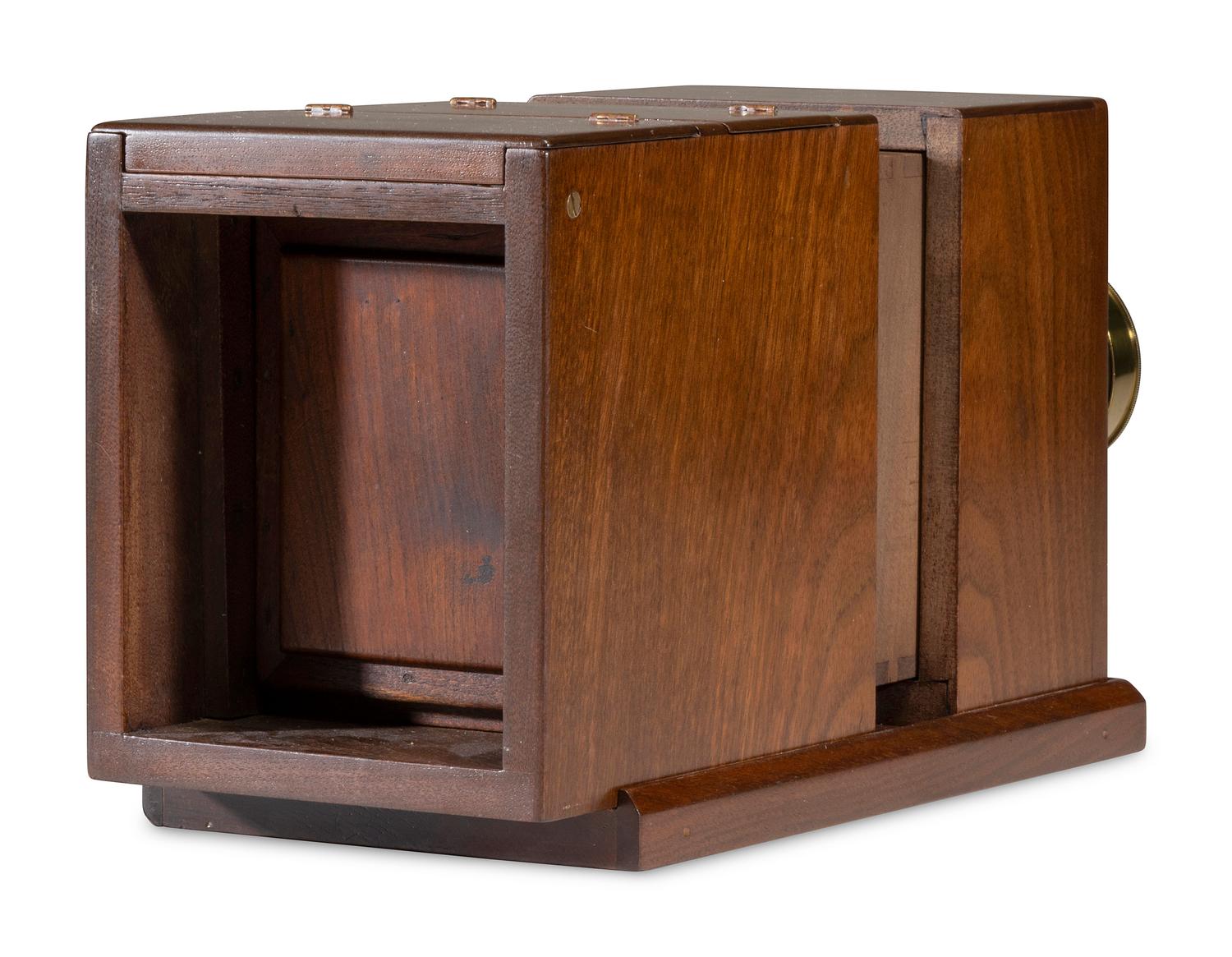 [EARLY PHOTOGRAPHY]. American, Robert's-Style quarter plate daguerreotype camera.