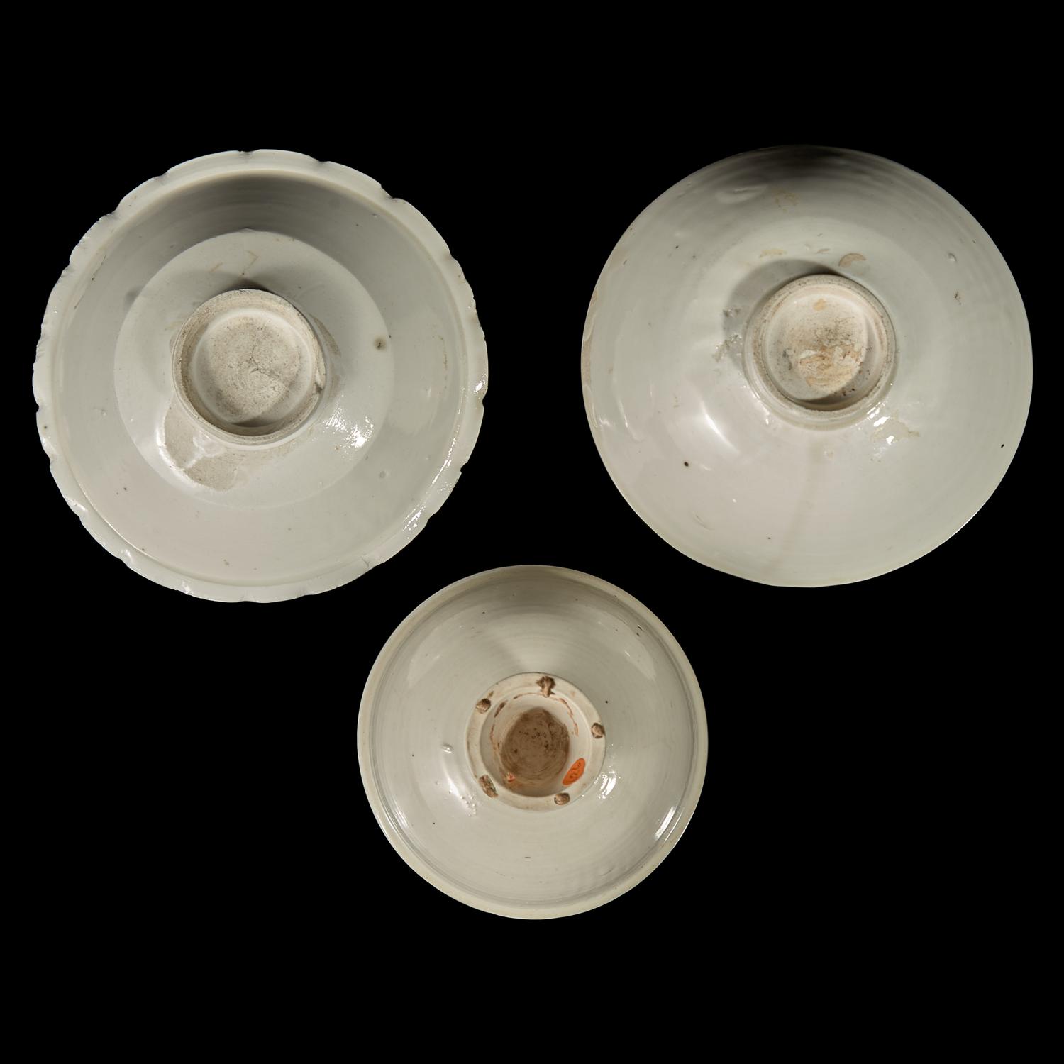 Two Chinese Huozhou White Glazed Bowls and a Stem Cup, Song Dynasty 宋 霍州窯白釉瓷碗二及高足杯一