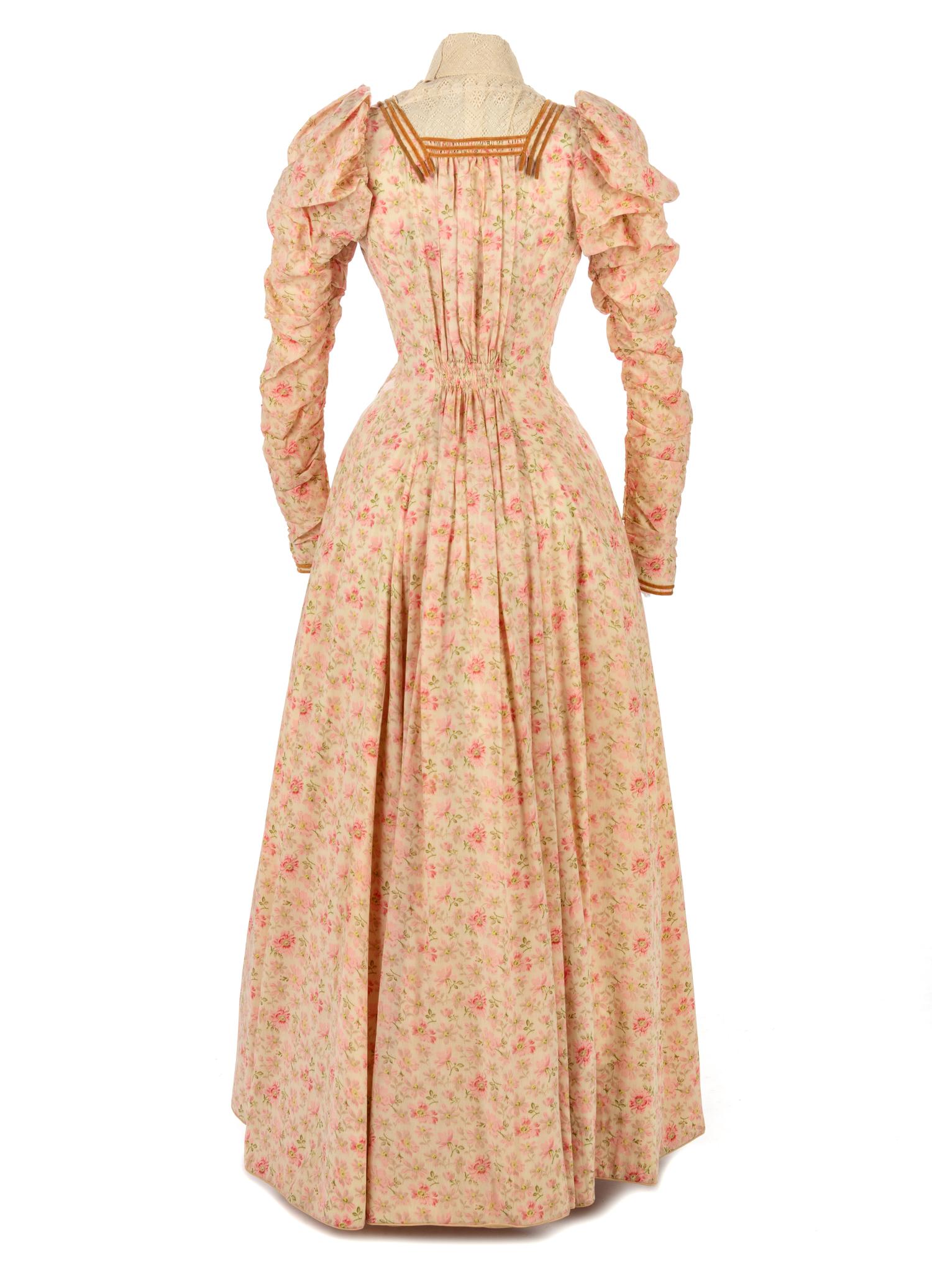 Printed Cotton and Lace Day Dress Trimmed with Velvet Ribbon, 1900