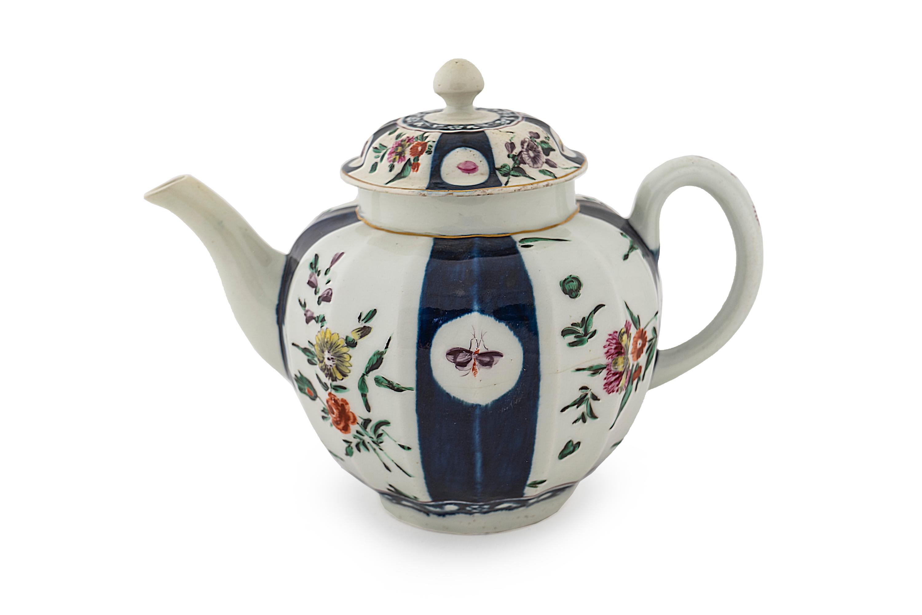 A Worcester Porcelain Teapot — 18TH CENTURY