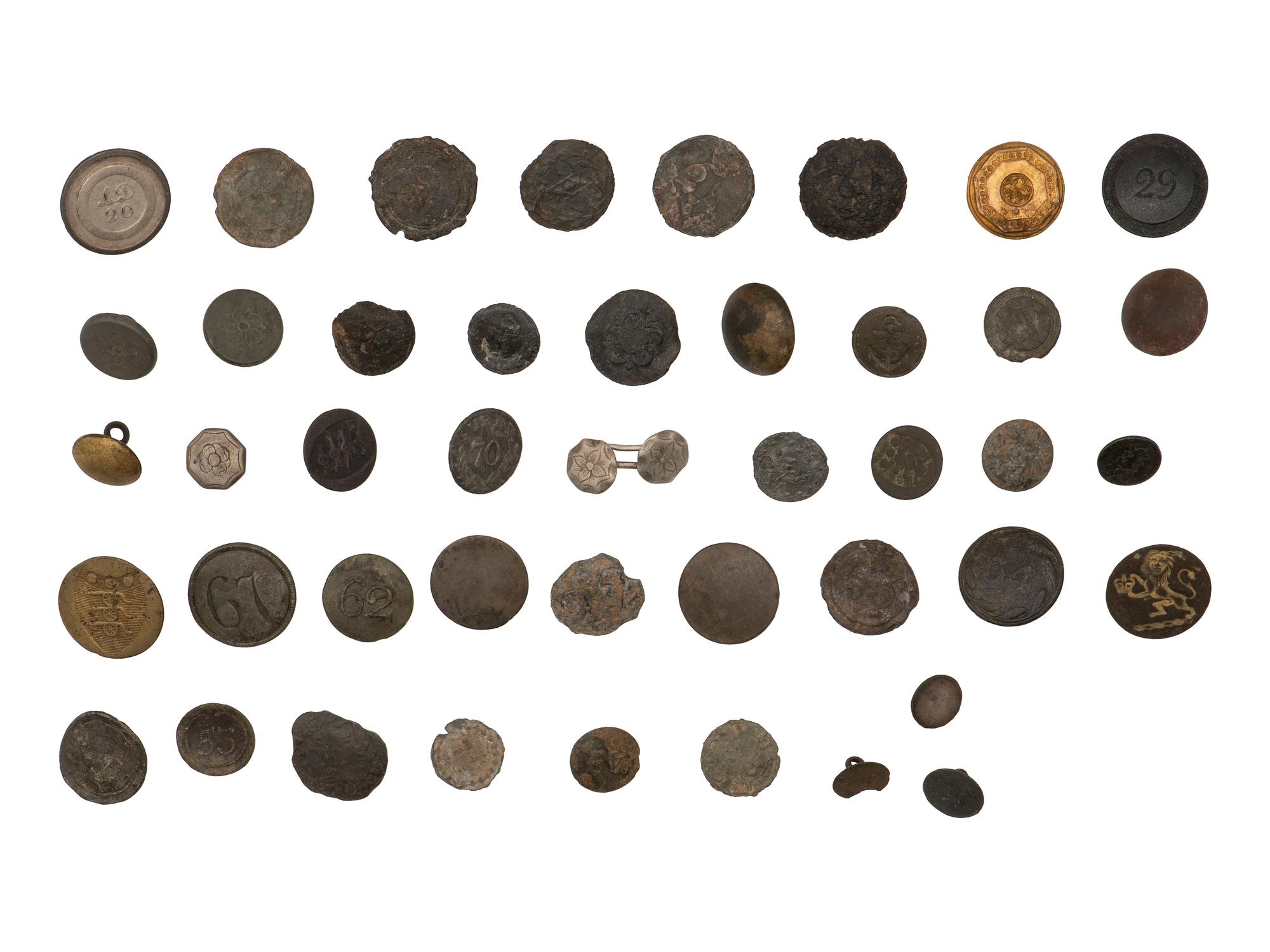 [MILITARIA]. 40+ British buttons from the Estate of Carroll J. Delery III. Revolutionary War-1800s.