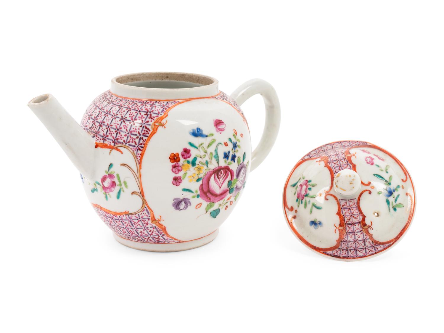 A Chinese Export Porcelain Teapot