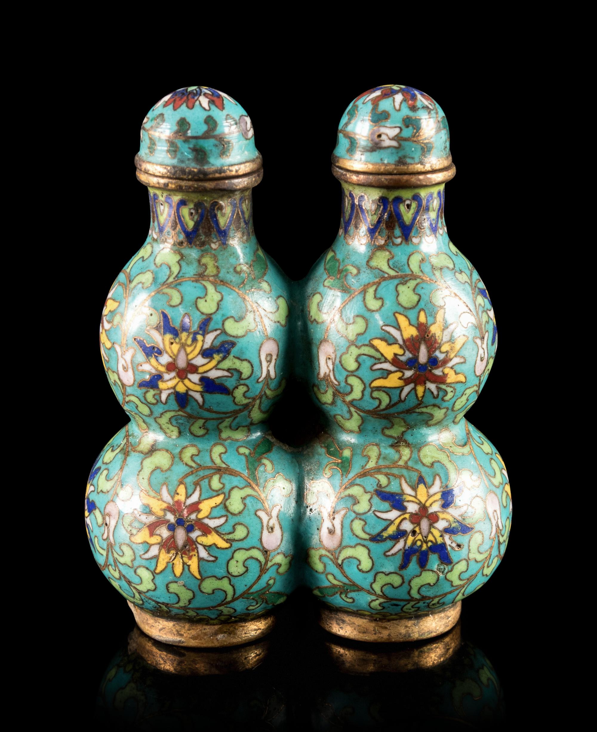 A Cloisonné Enameled Double Gourd-Form Snuff Bottle