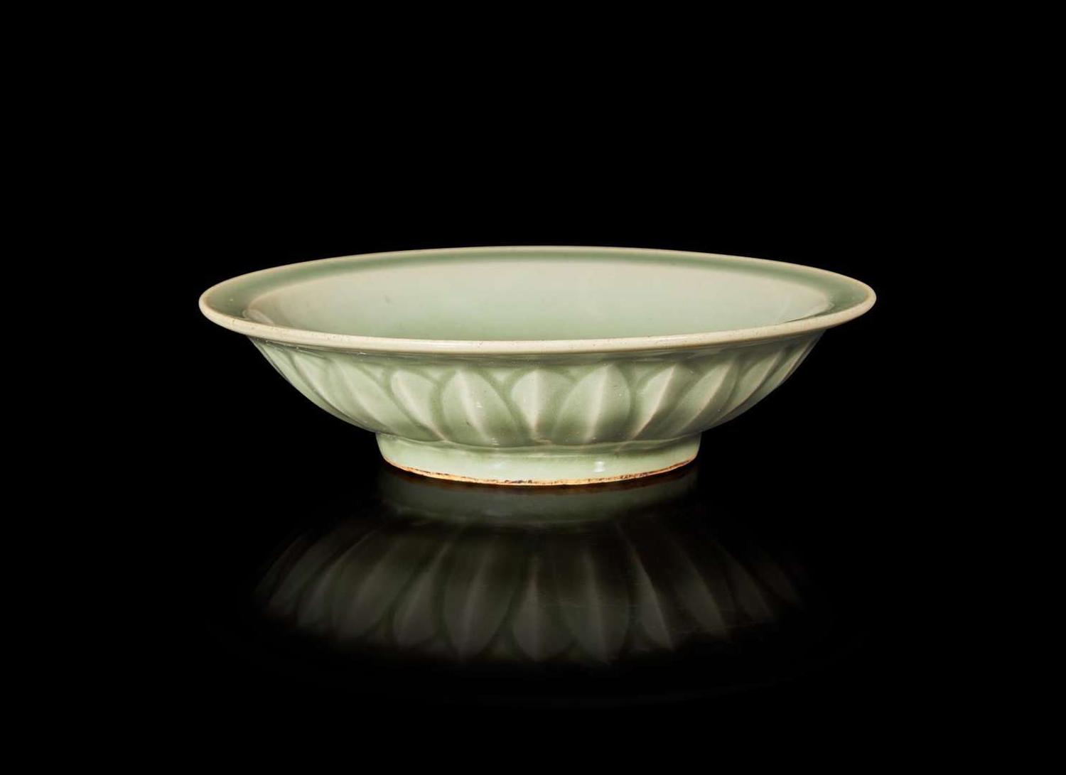A Chinese Longquan celadon "Double Fish" dish, Southern Song to Yuan dynasty 龍泉窯雙魚盤 南宋至元
