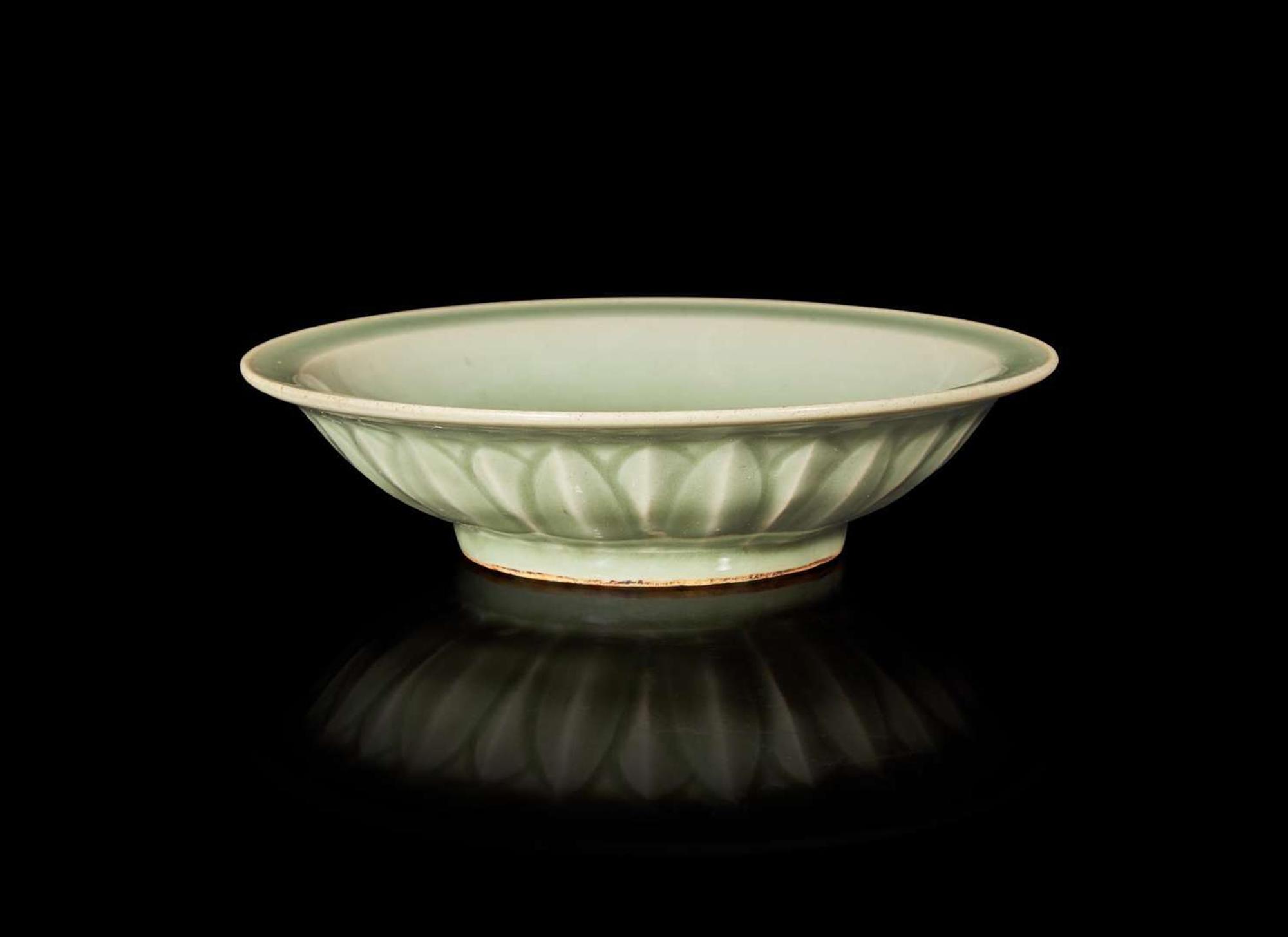 A Chinese Longquan celadon "Double Fish" dish, Southern Song to Yuan dynasty 龍泉窯雙魚盤 南宋至元