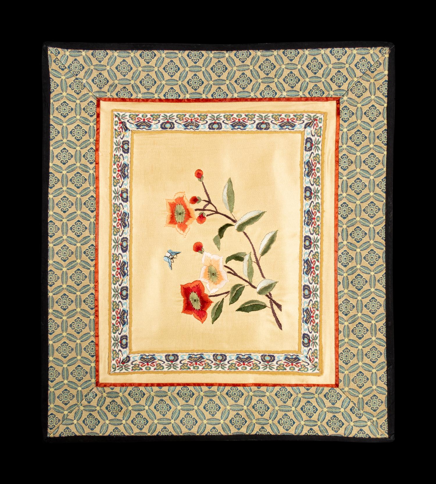 A Collection of 33 Chinese Embroidered Silk Panels 近代 綉片33幅