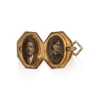 YELLOW GOLD LOCKET