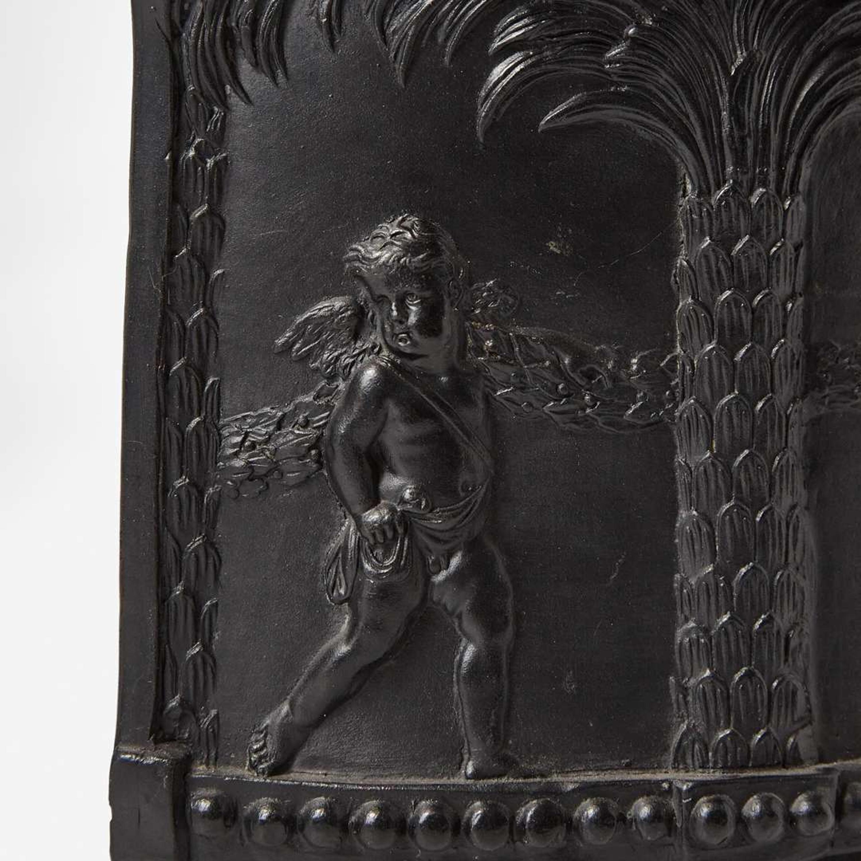 A Wedgwood Black Basalt Crocus Pot UK, circa 1800