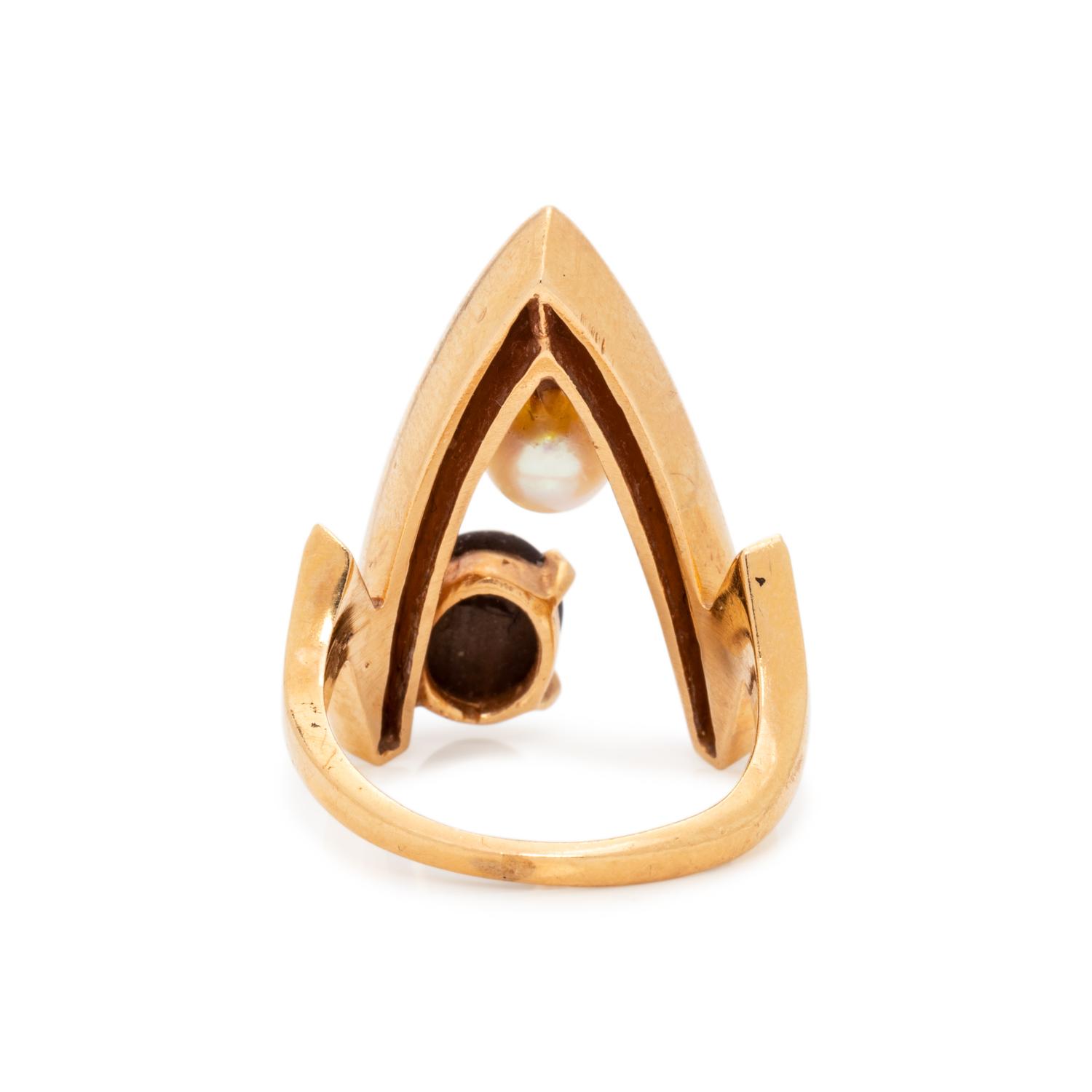 STAR SAPPHIRE AND CULTURED PEARL RING