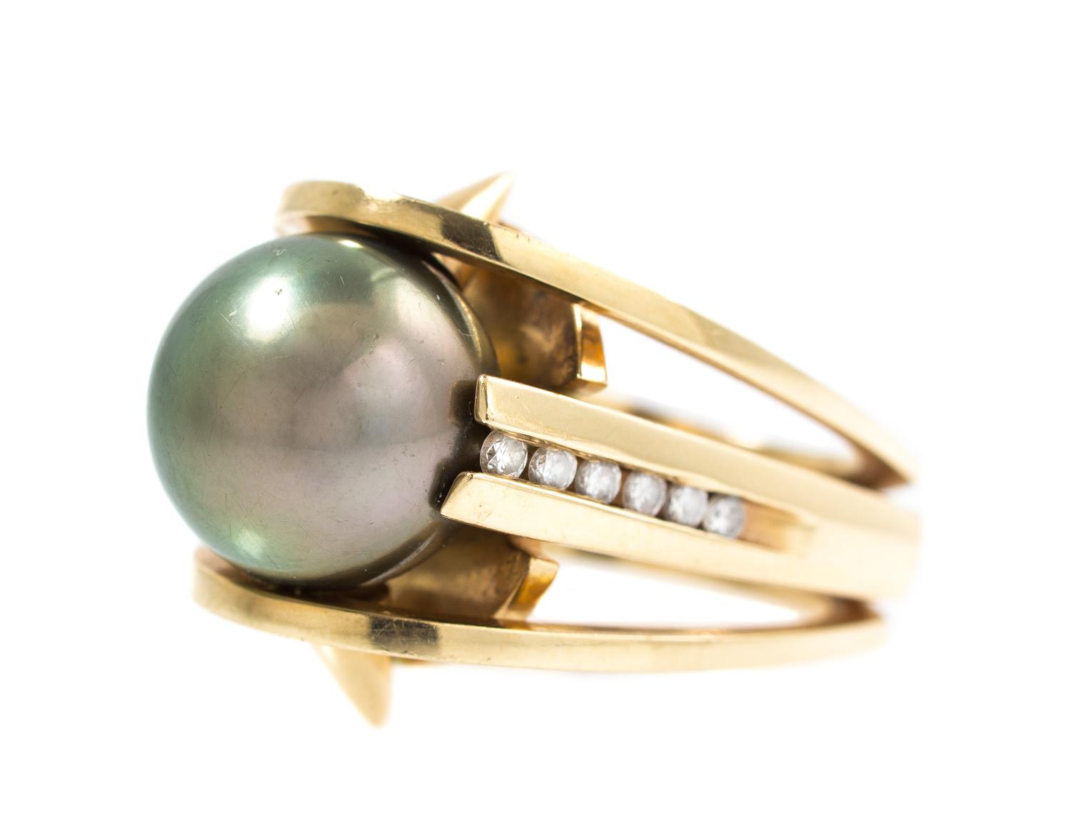 A Yellow Gold, Tahitian Pearl and Diamond Ring, 11.40 dwts.