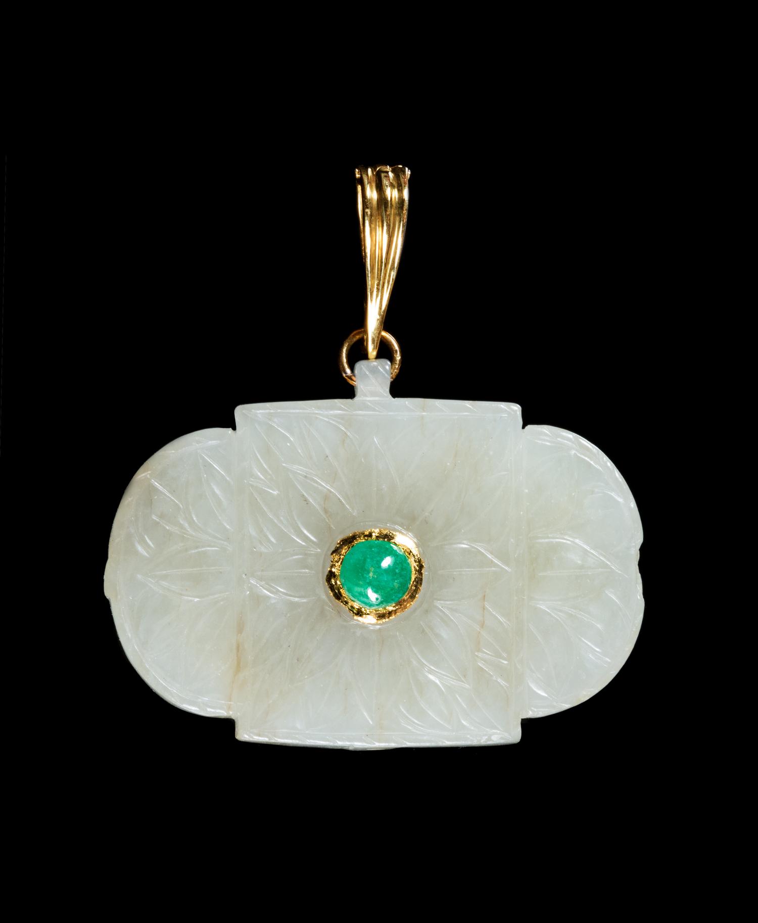 A Chinese Yellow Gold Mounted Jade Pendant