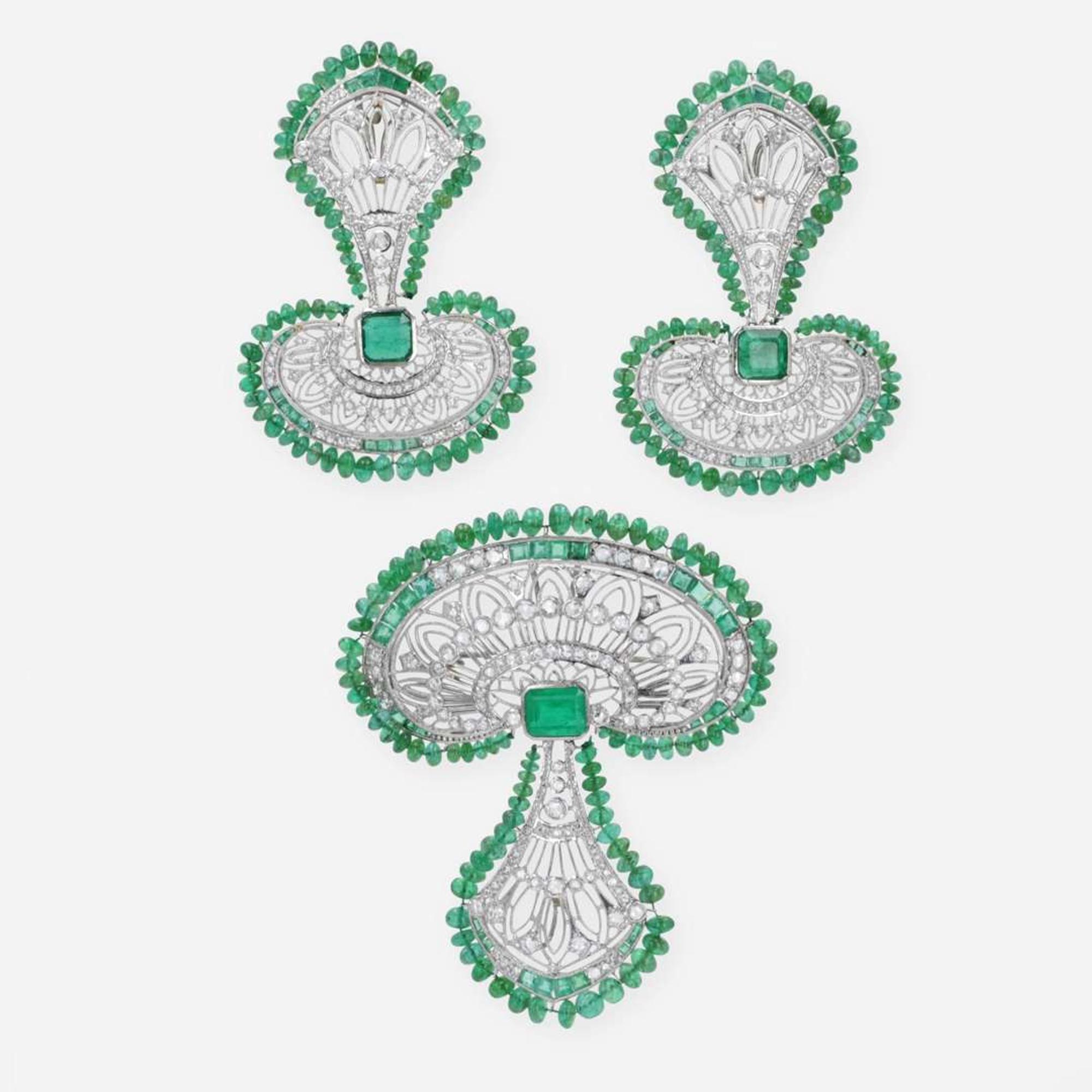 A Matching Set of Diamond and Emerald Pendant and Earrings
